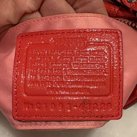 Coach Wristlet Bag Purse Leather Signature OpArt Logo Quilted Clutch Mini Bag - Picture 16 of 16